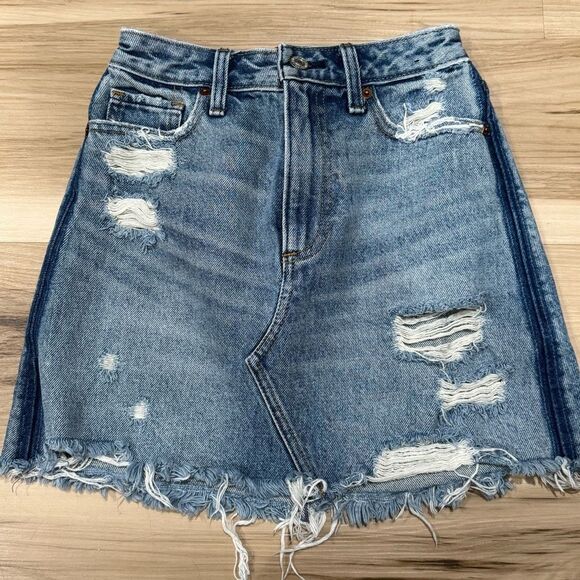 Abercrombie and Fitch Raw Hem Mini Jean Denim Skirt Women’s 24 - Picture 1 of 4